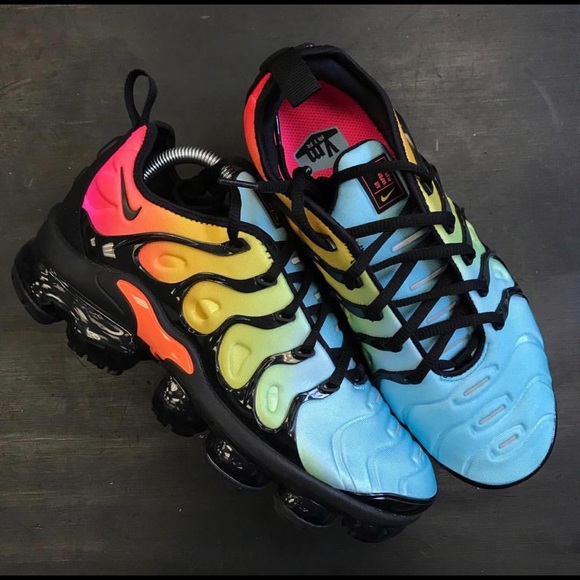 tropical sunset vapormax plus